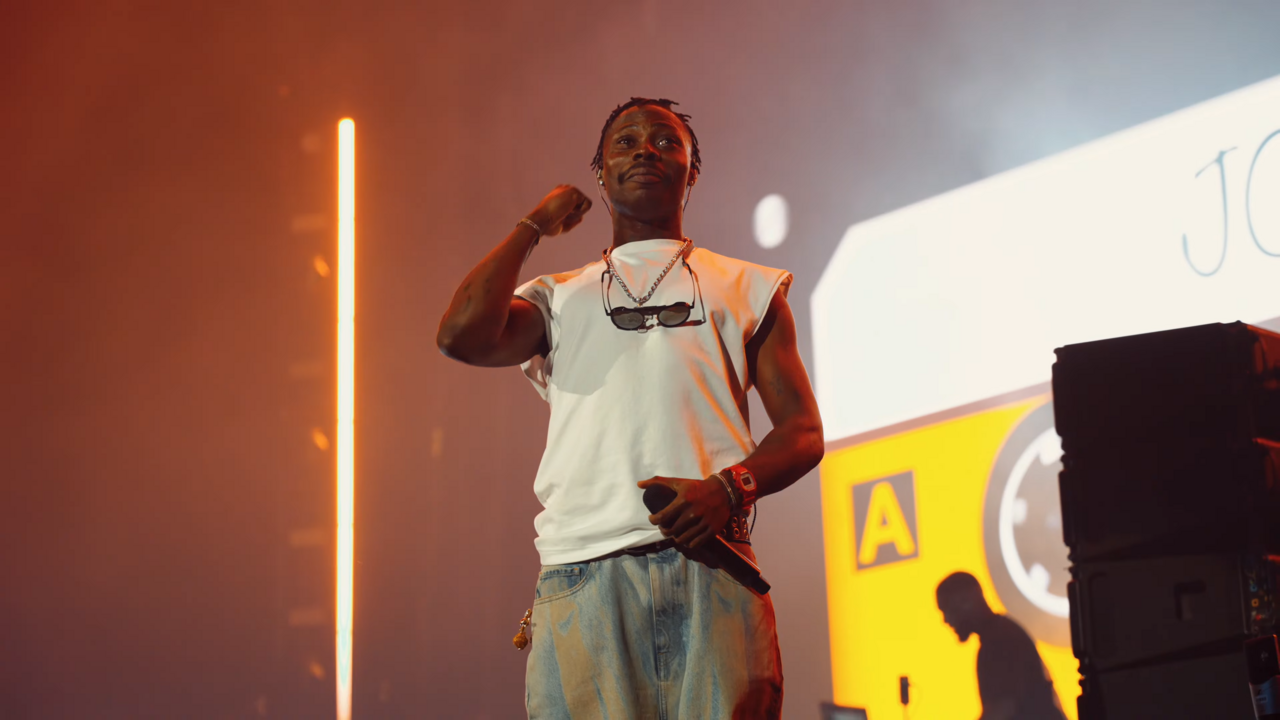 Asake performing live in Toronto