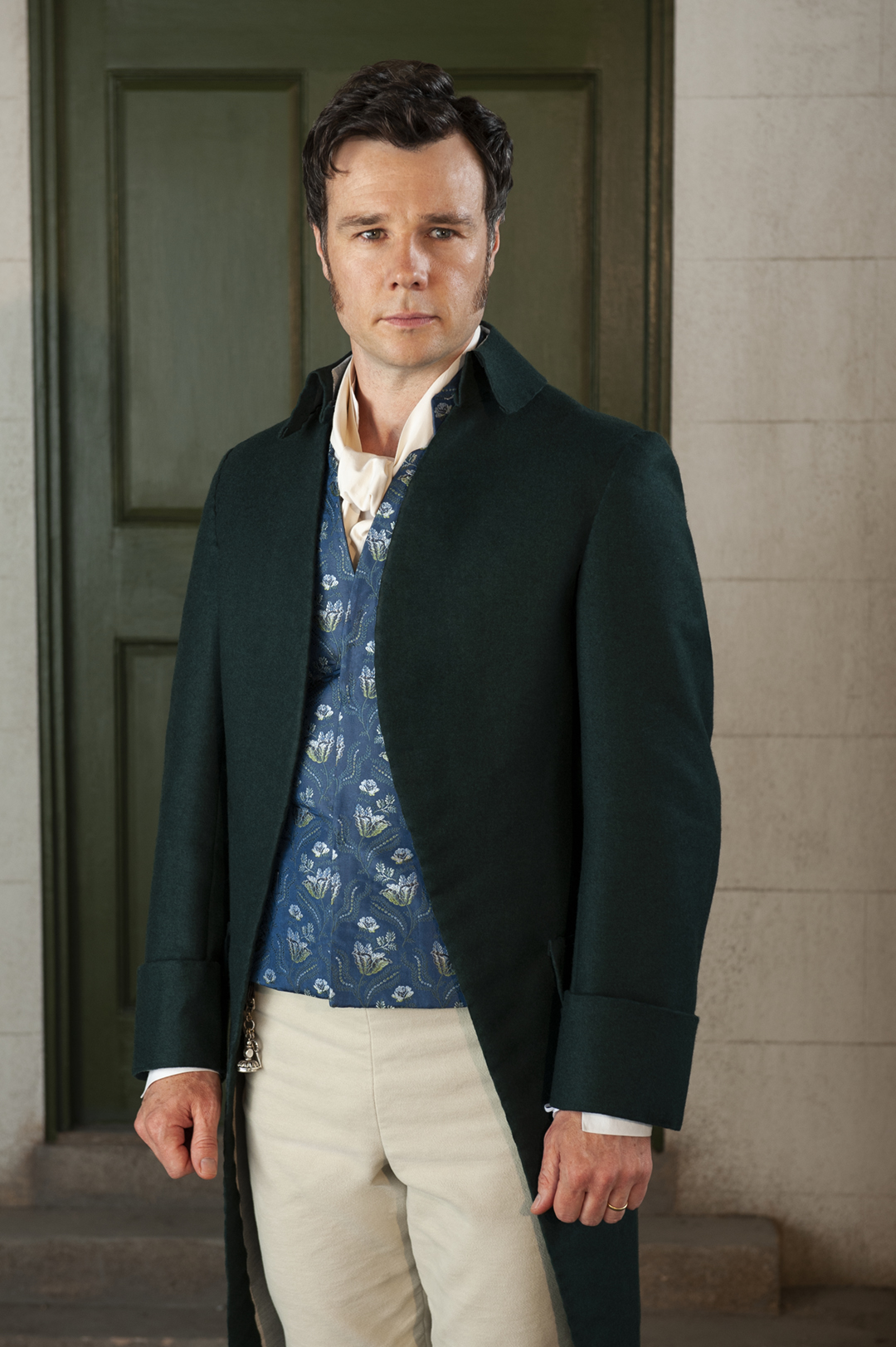 Rupert Evans as Viscount Edmund Bridgerton in Bridgerton