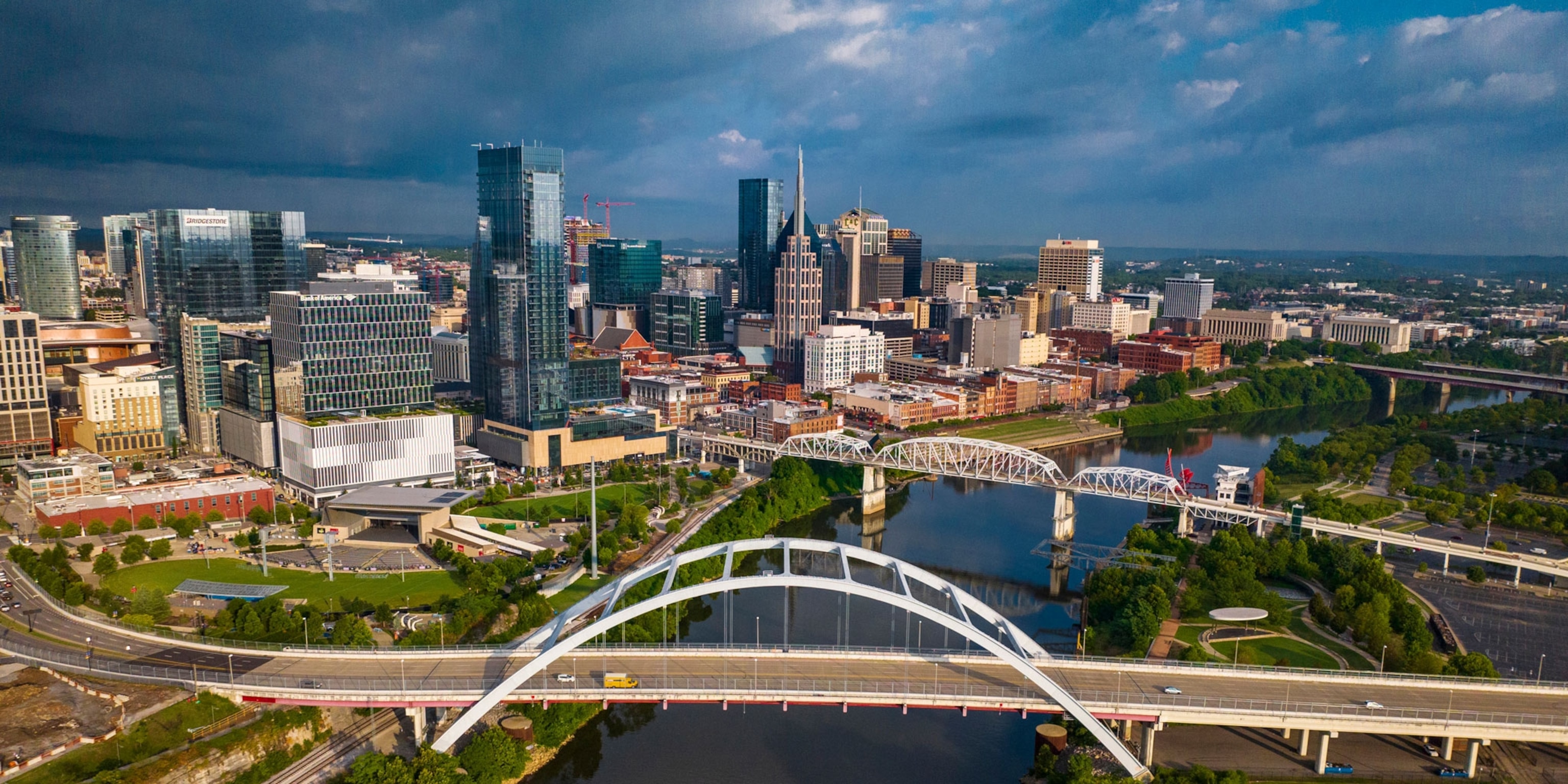 The Nashville, Tennessee skyline in daylight.