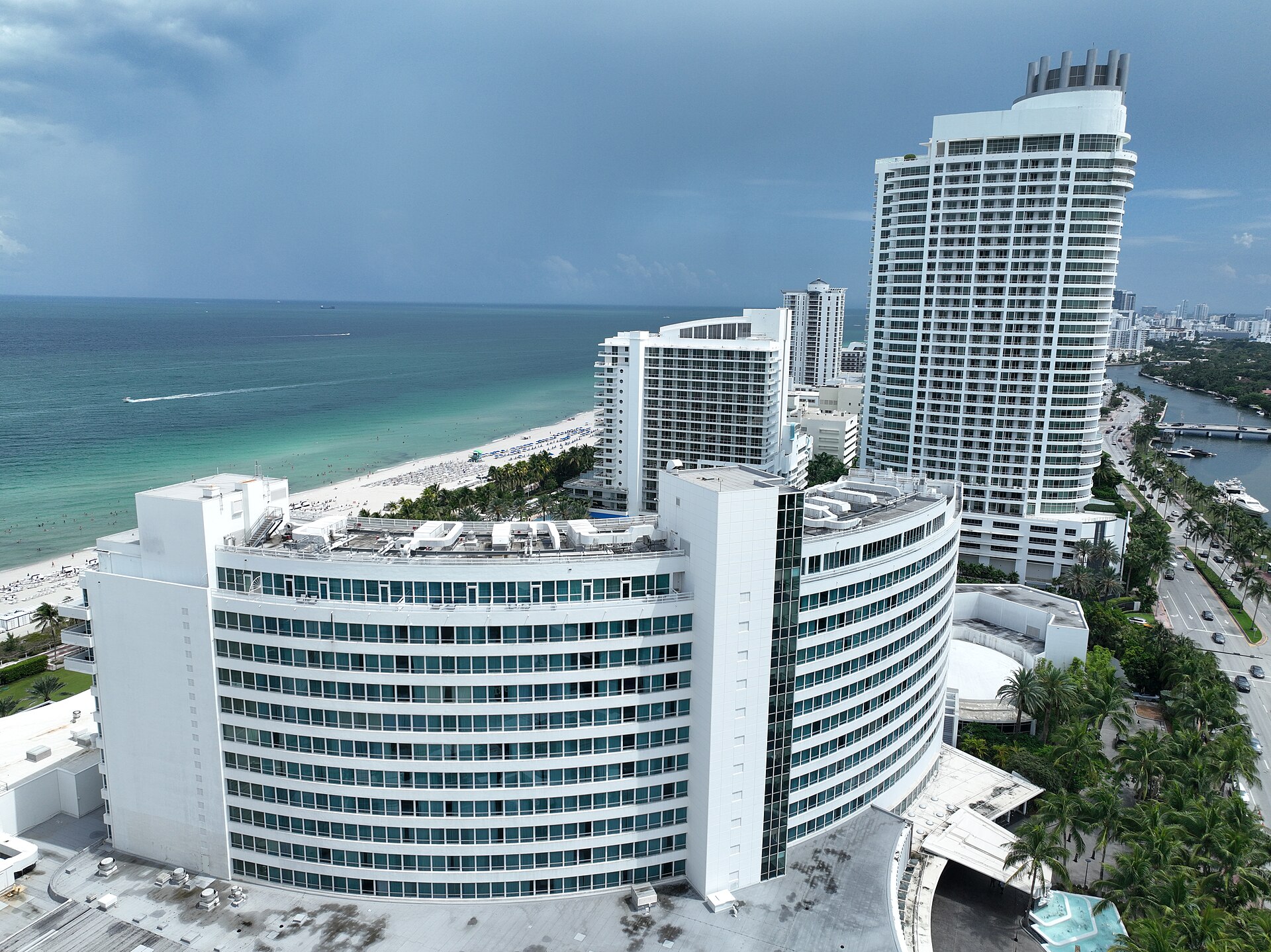 A Florida beach shoreline in bright sunshine (file photo)