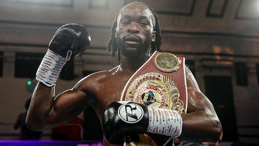 Denzel Bentley with the WBO middleweight title.