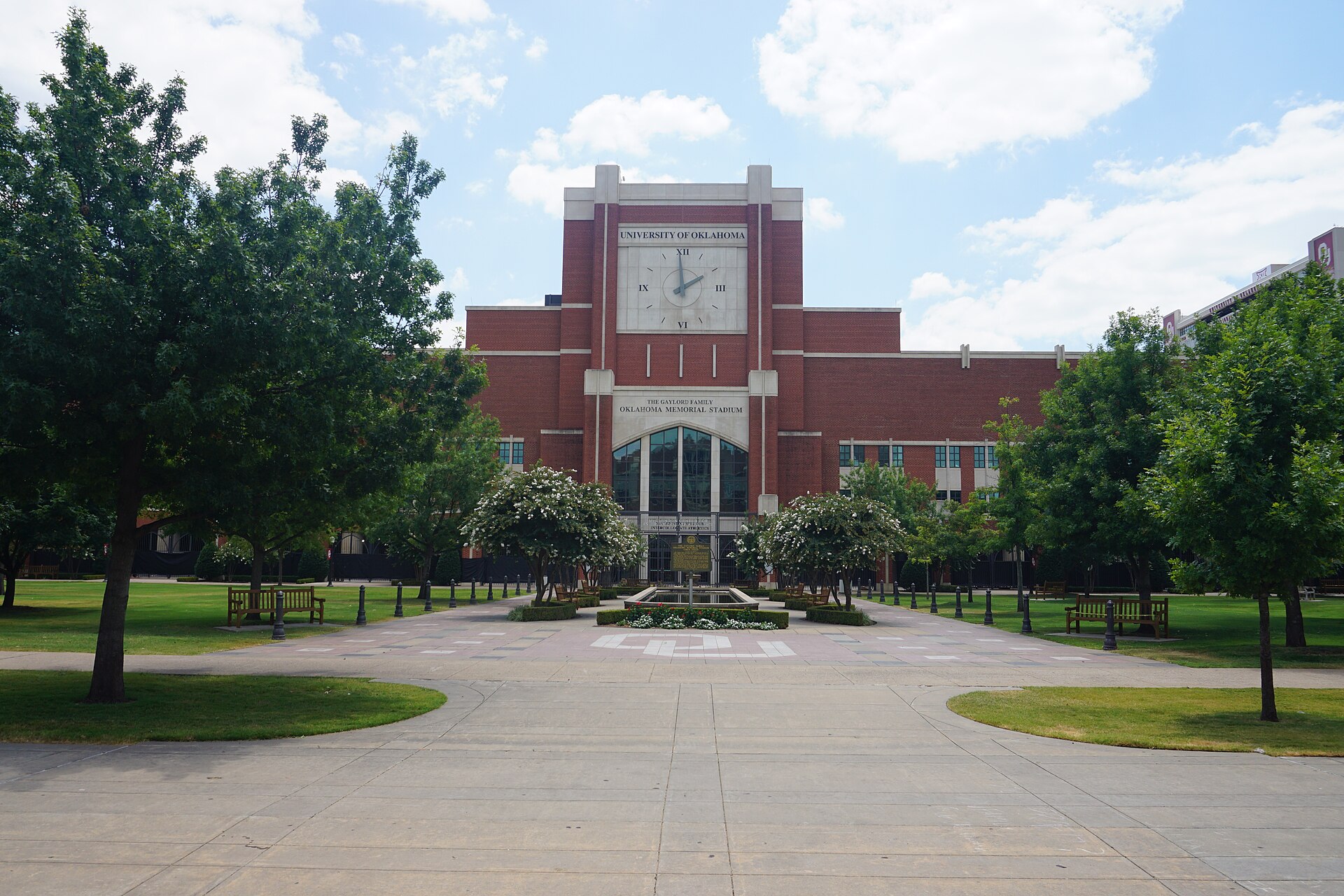 Gaylord Family Oklahoma Memorial Stadium in Norman on a game day