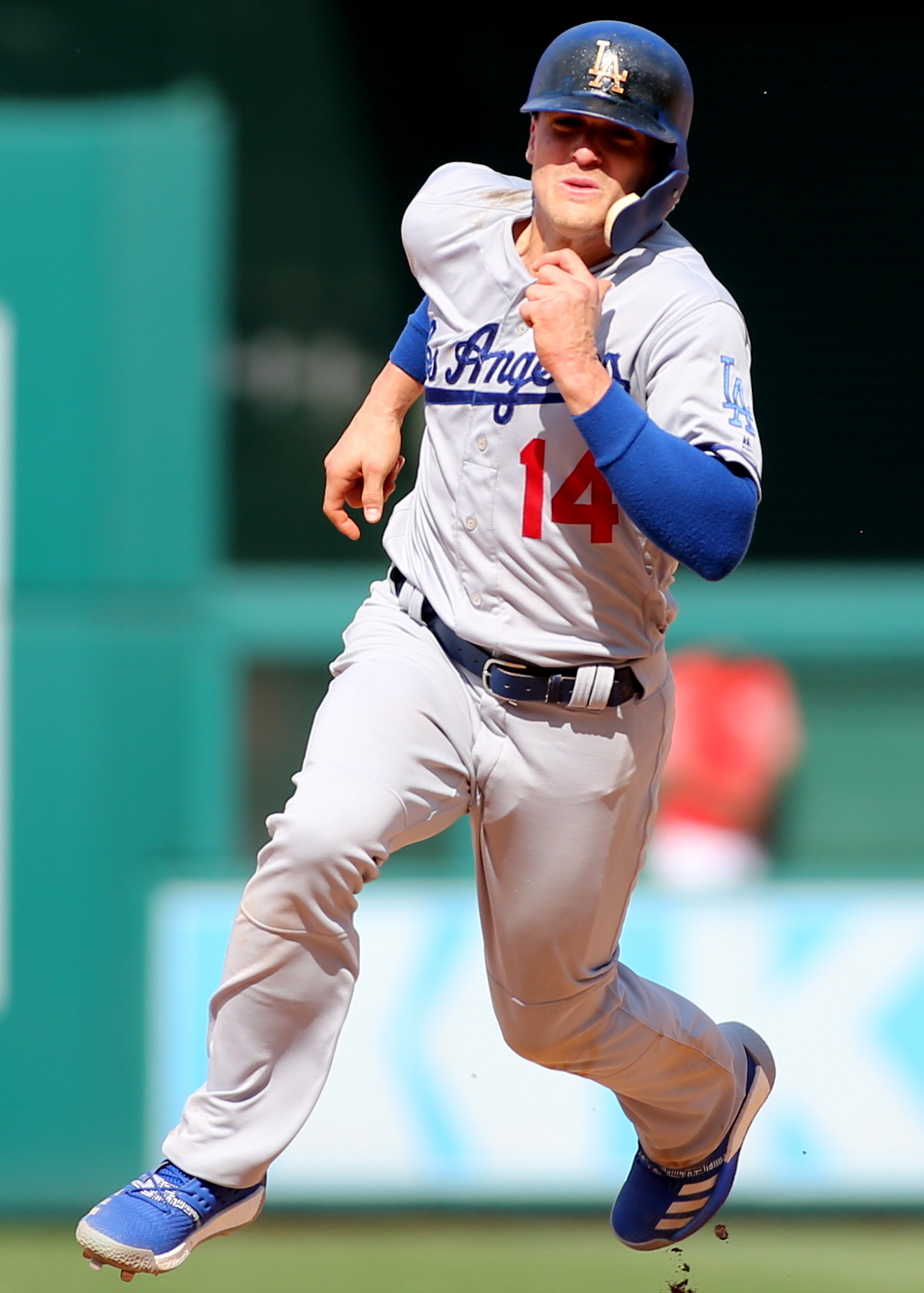 Enrique Hernández running the bases in a Los Angeles Dodgers uniform