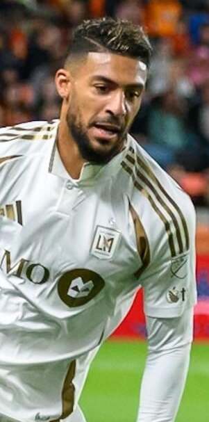 Denis Bouanga in LAFC's away kit