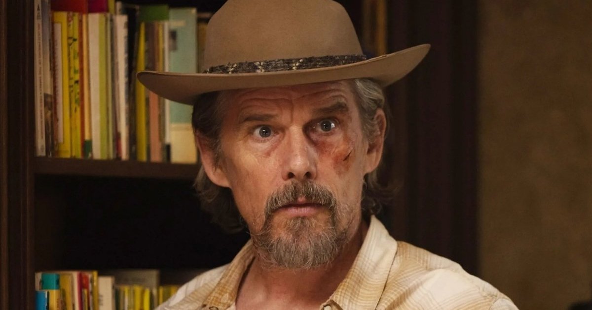 Ethan Hawke and Tommy Lee Jones on set for The Lowdown Season 2