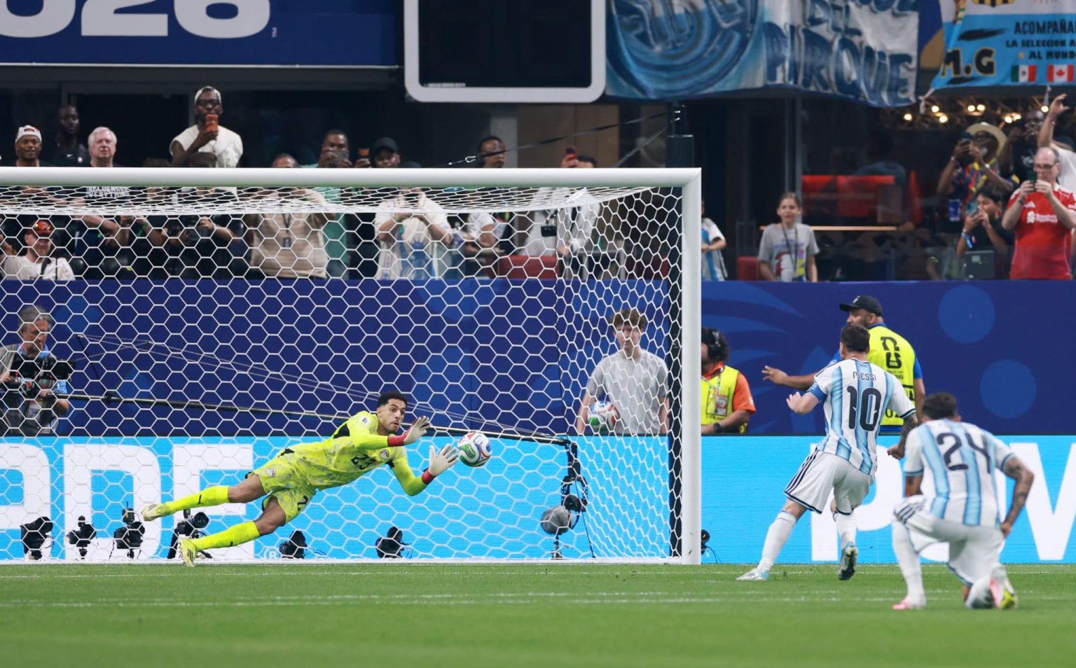 Lionel Messi celebrating in Argentina colors