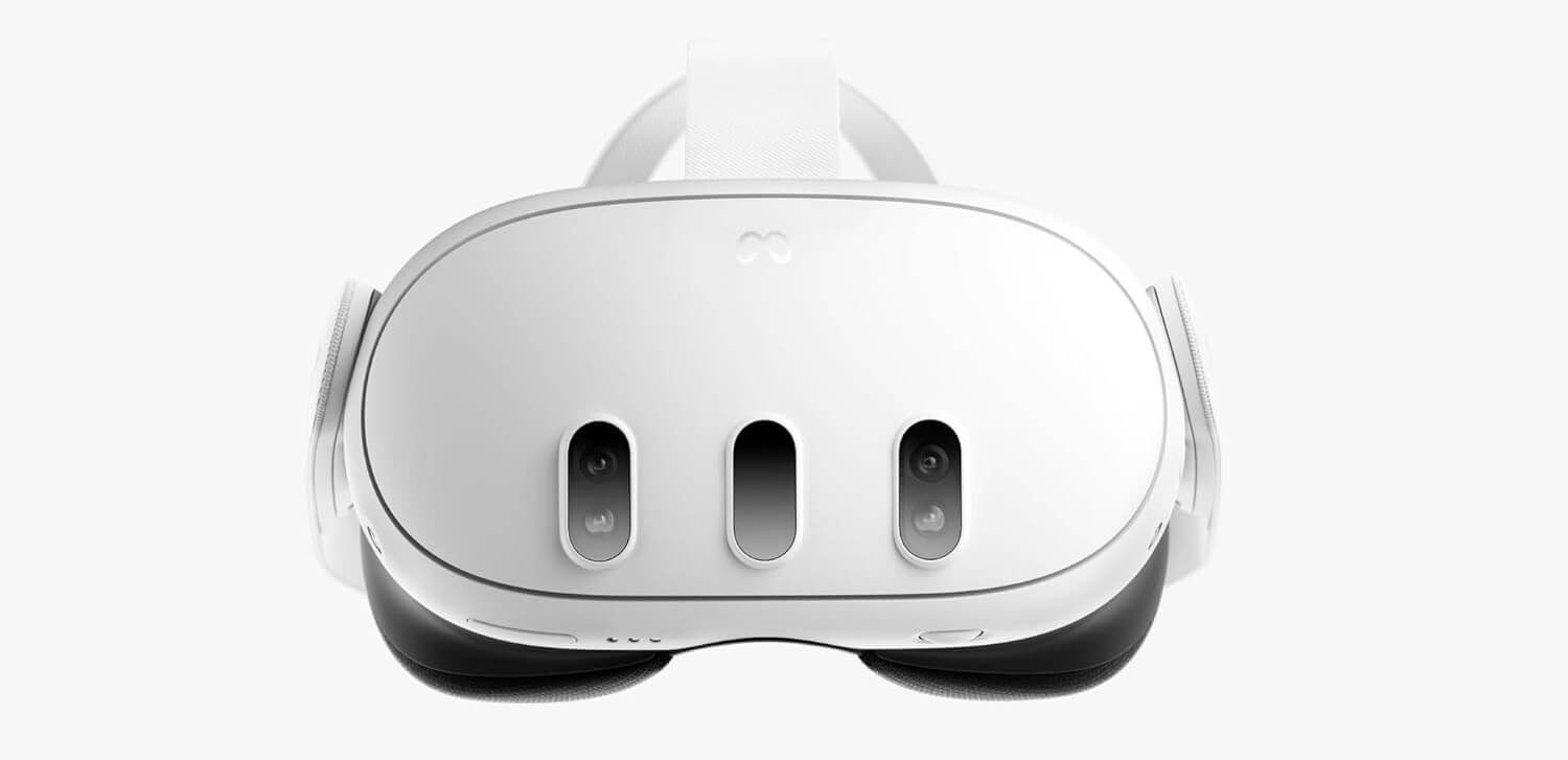 A Meta Quest 3 headset — the hardware college football streams to this season