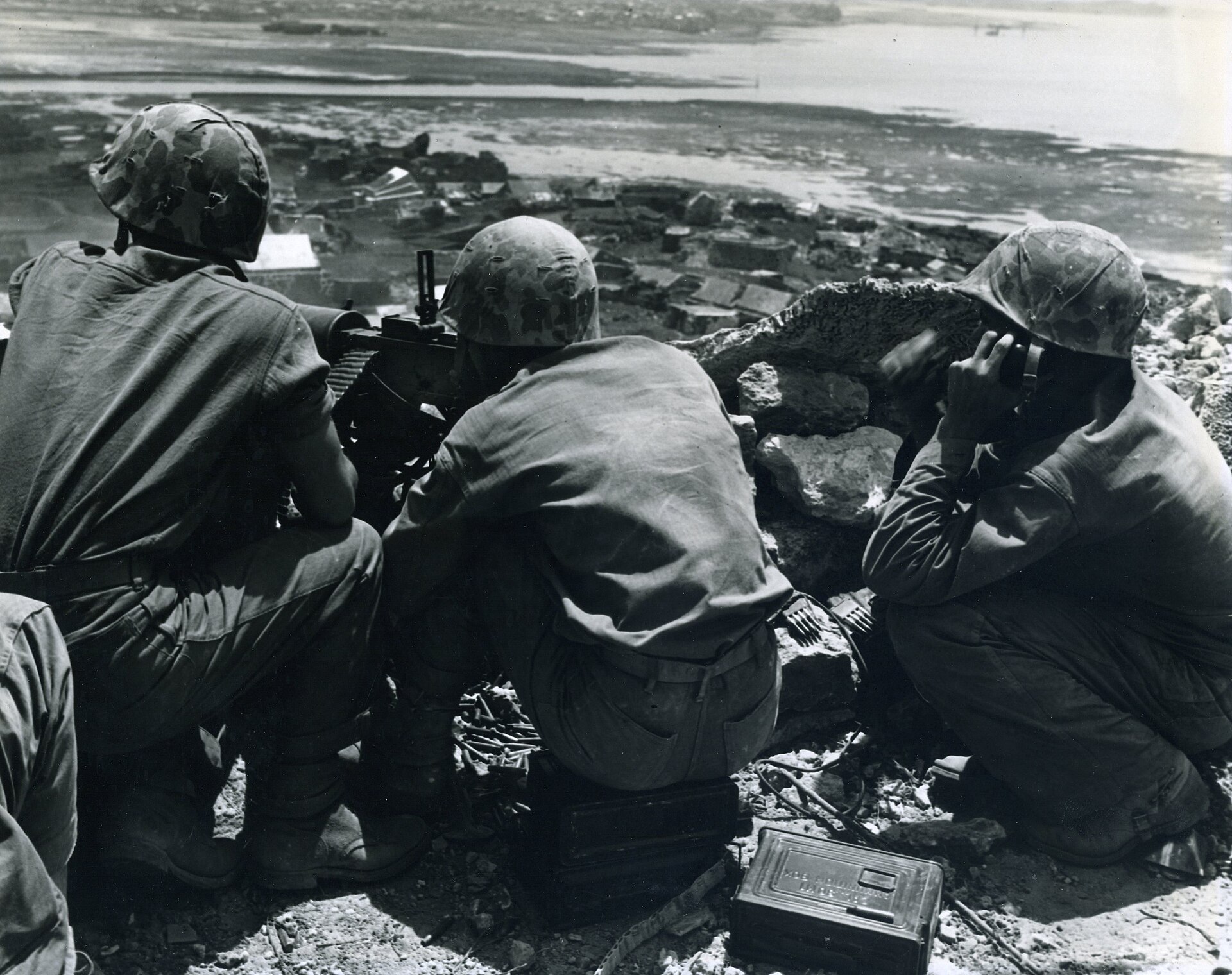 U.S. Marines in action on Okinawa in May 1945 (archival photo)
