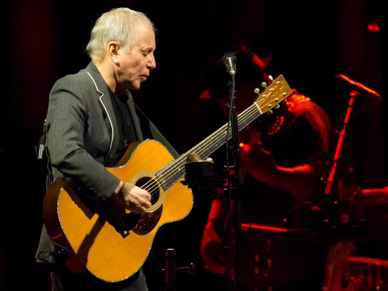 Paul Simon performing live