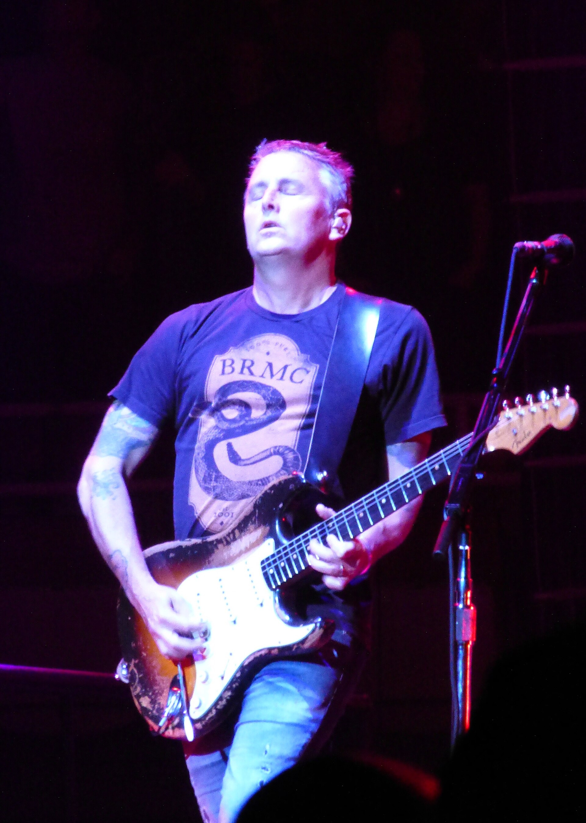 Mike McCready performing live