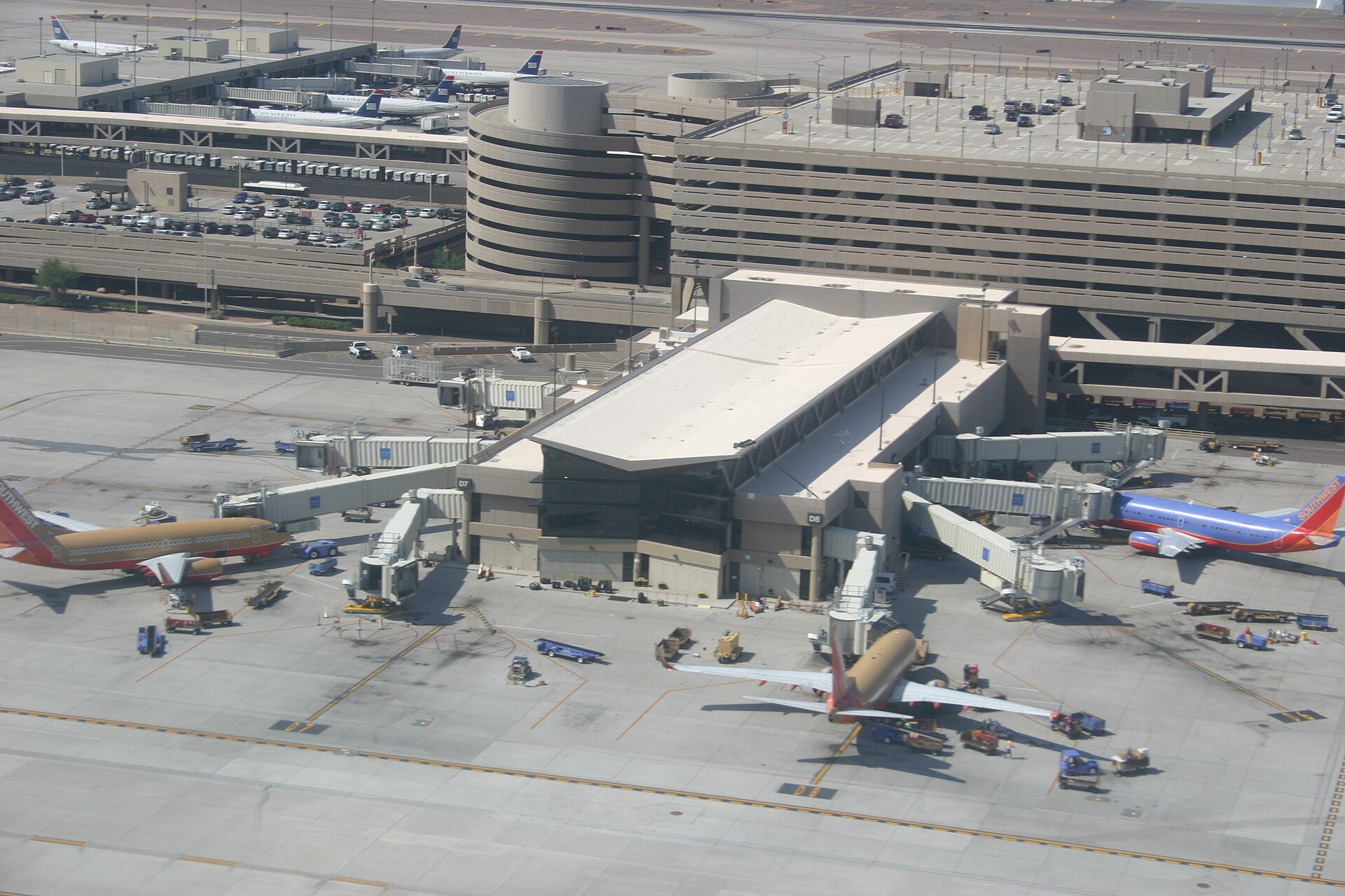 Terminal 4 at Phoenix Sky Harbor seen from the air
