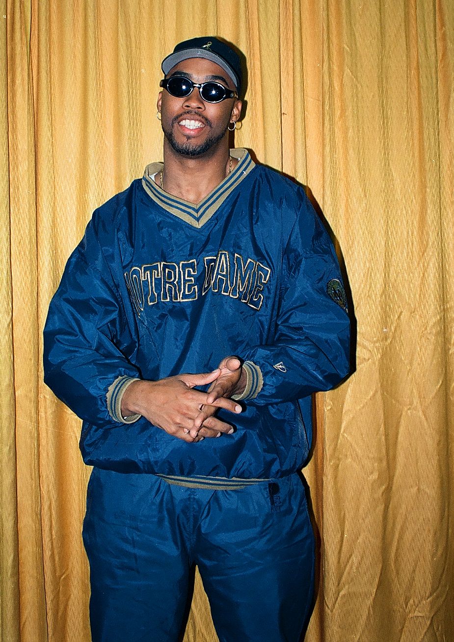 Singer Montell Jordan performing