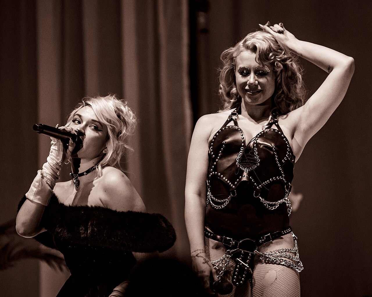 Slayyyter performing at The Novo in Los Angeles, November 2023