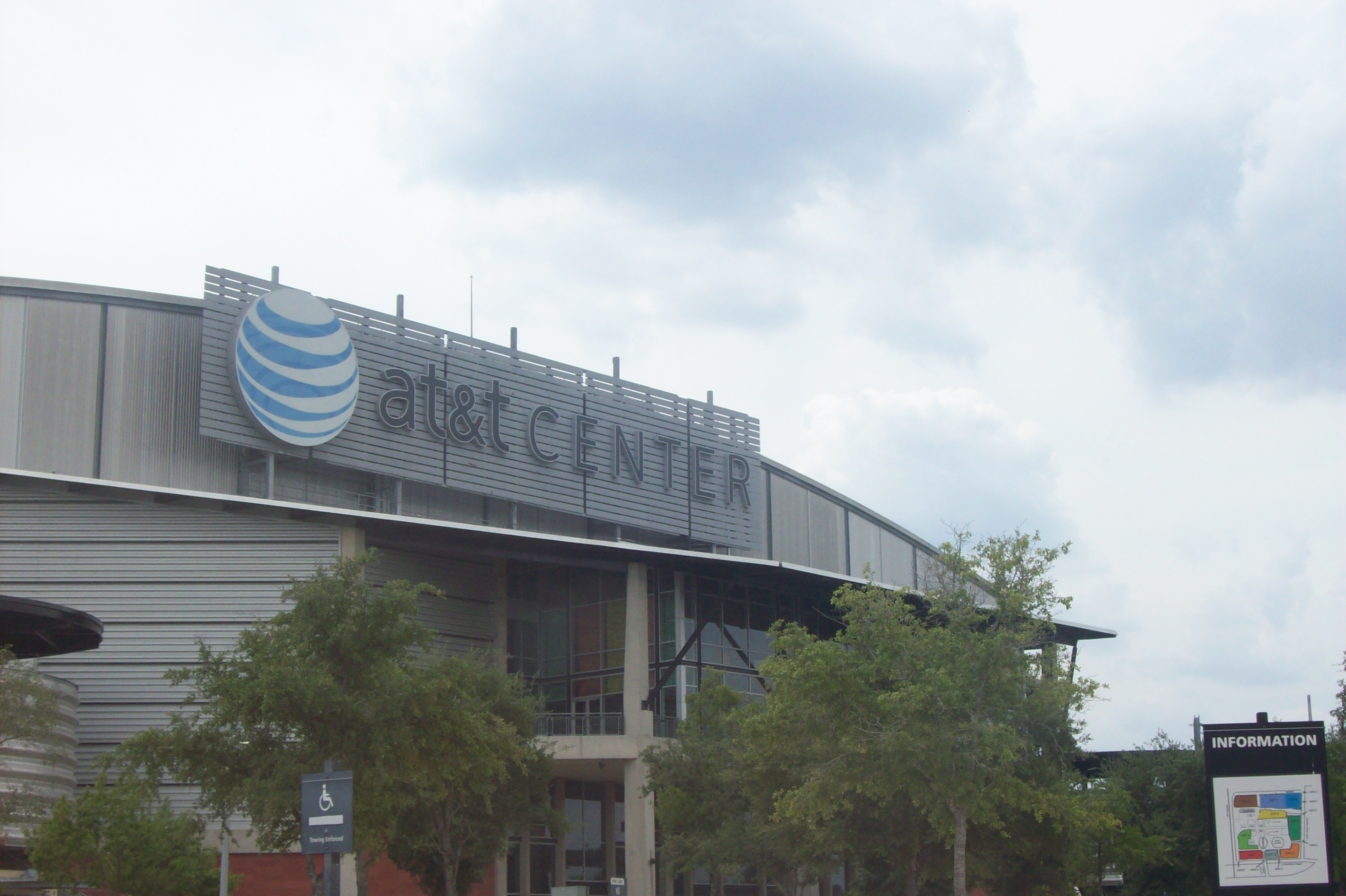Frost Bank Center in San Antonio (file photo)