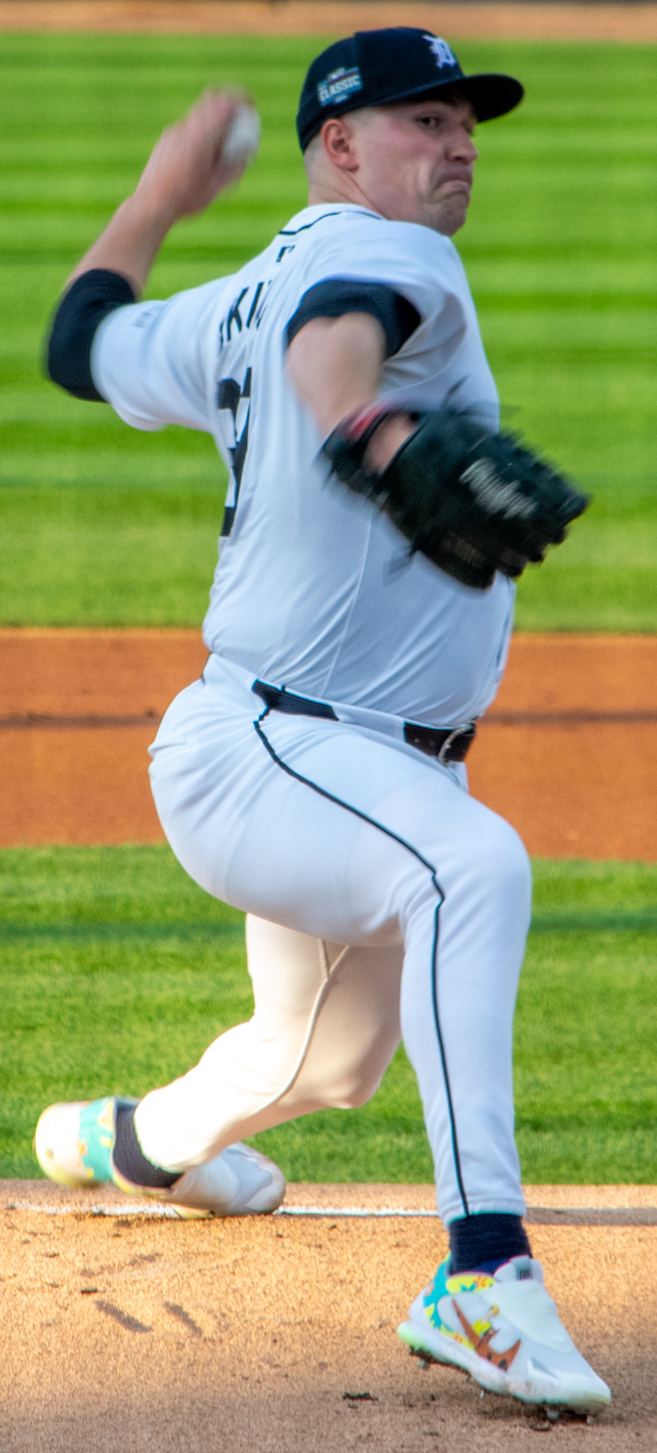Tarik Skubal pitching