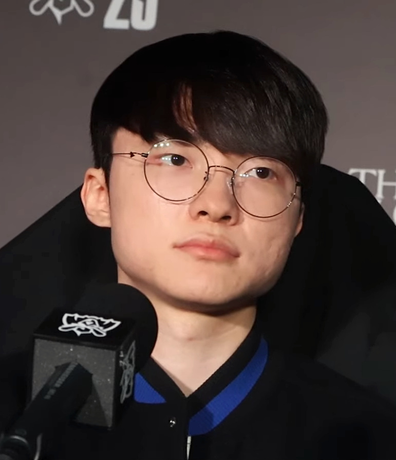 Faker during T1's 2023 Worlds winning team interview