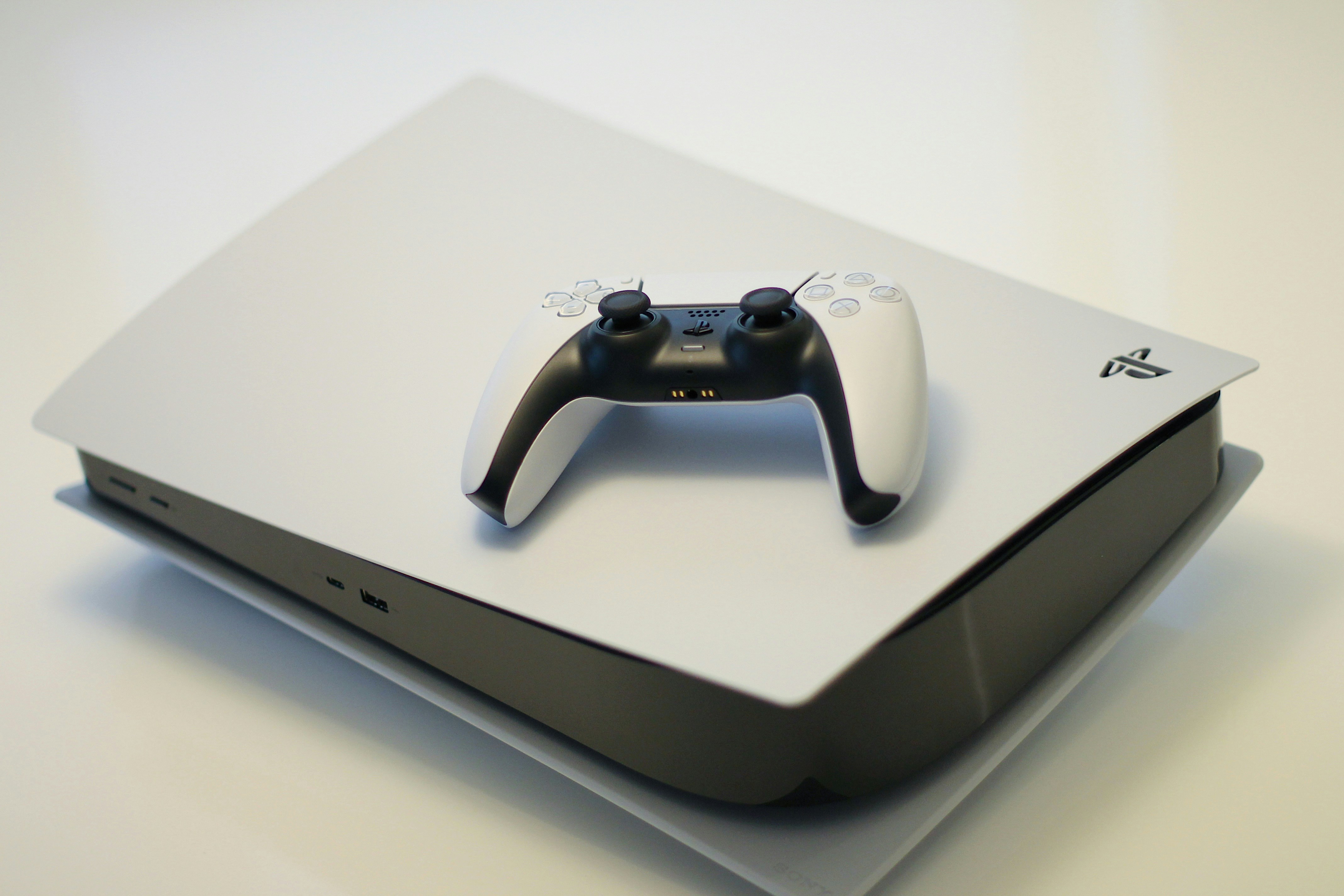 A game controller and cloud gaming setup in bright light