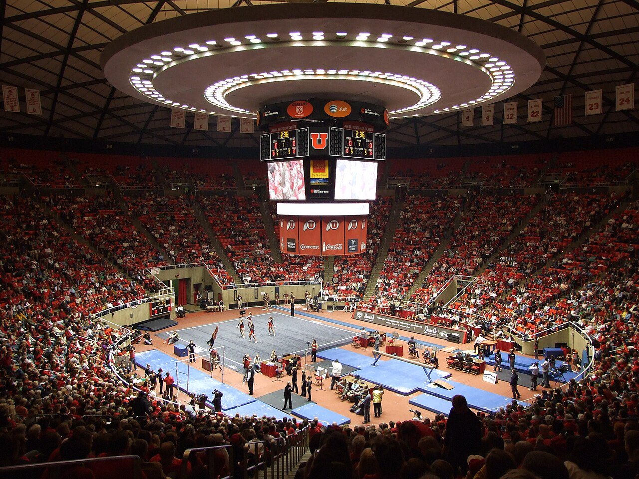 Utah Runnin' Utes basketball at the Jon M. Huntsman Center