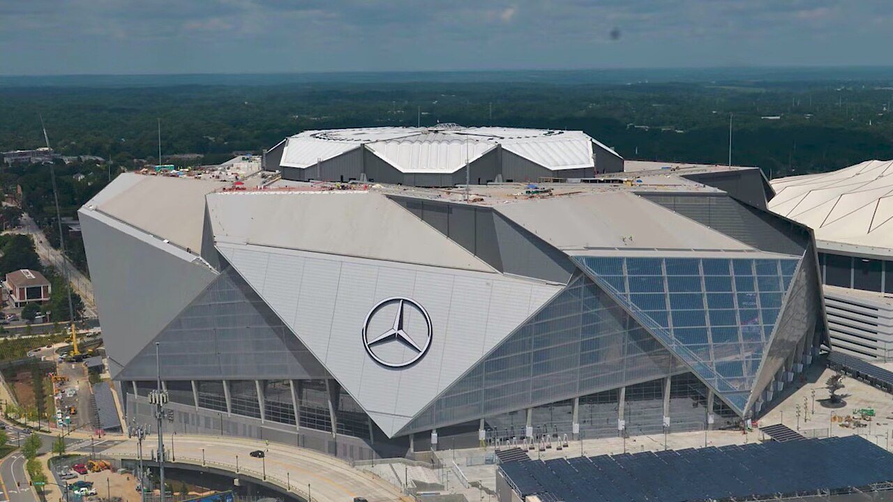 Atlanta Falcons in action at home in Mercedes-Benz Stadium